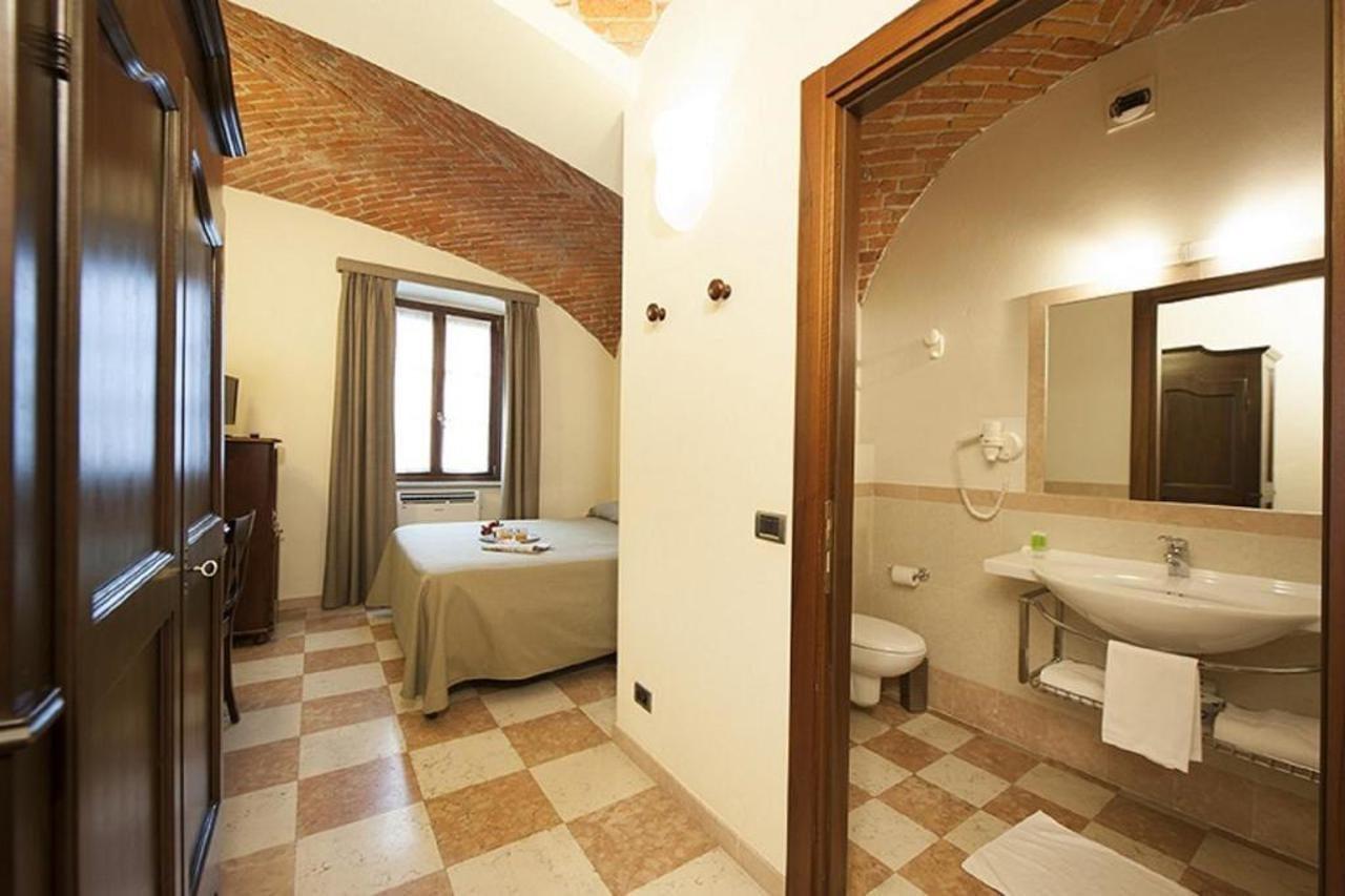 Albergo La Corte Albertina Bra Kültér fotó